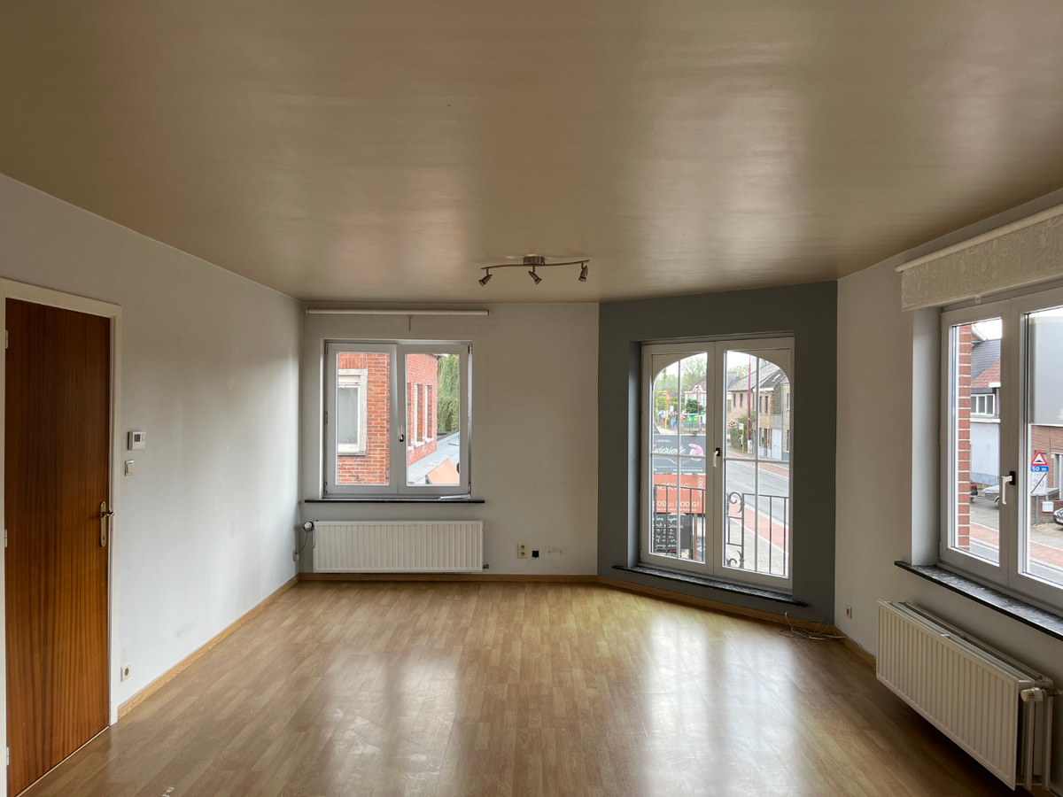 Ruim 2-slpk-appartement mét terras te Gavere-Asper 