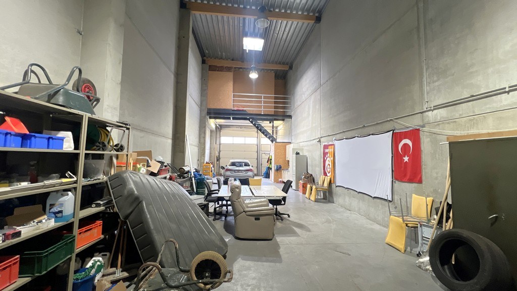 Bedrijfsunits te huur vlakbij Ovaal van Wippelgem in Evergem