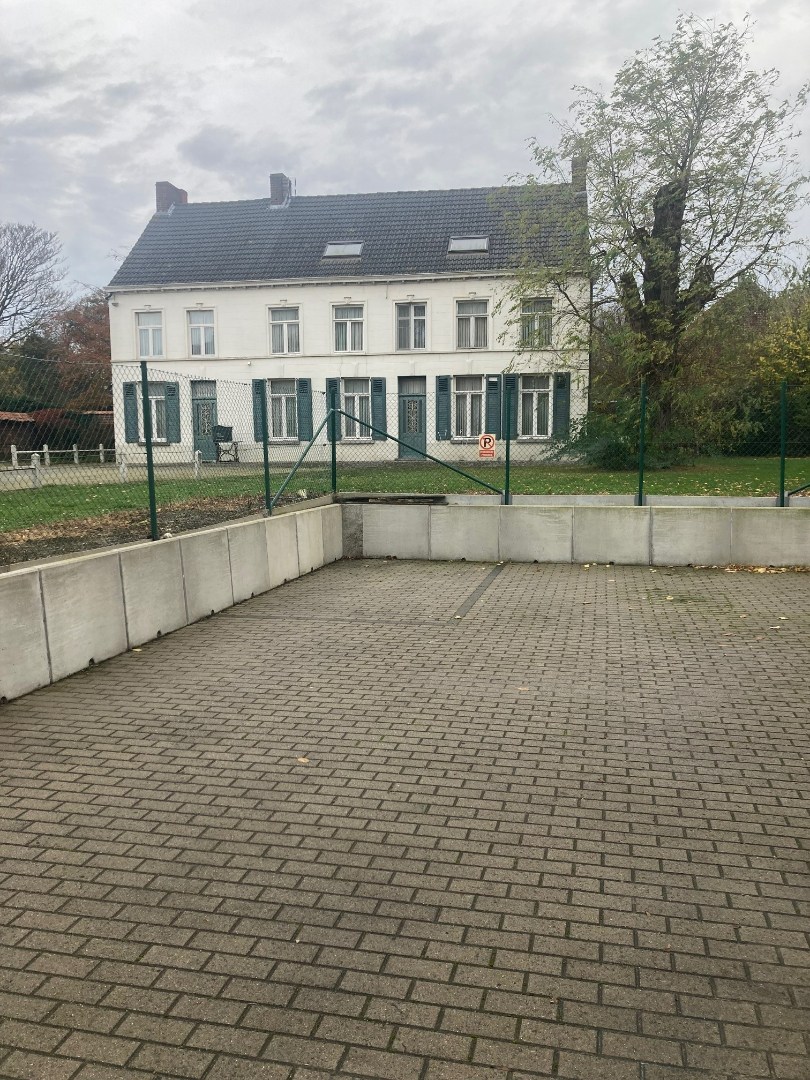 Autostaanplaats, Handzame 