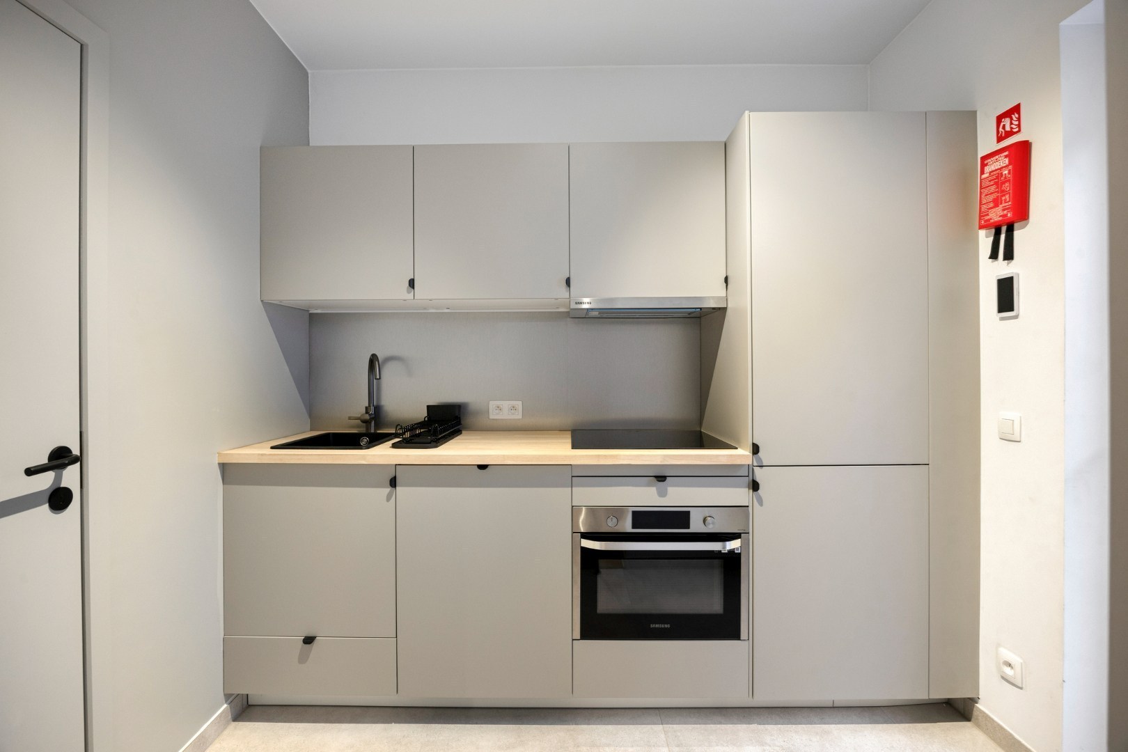Totaal gerenoveerde en bemeubelde studio op gunstige ligging nabij Leuven 