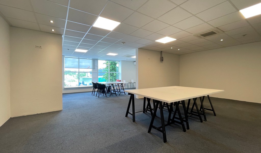 Gerenoveerde kantoren te huur in industriezone Ganzenbol Lint