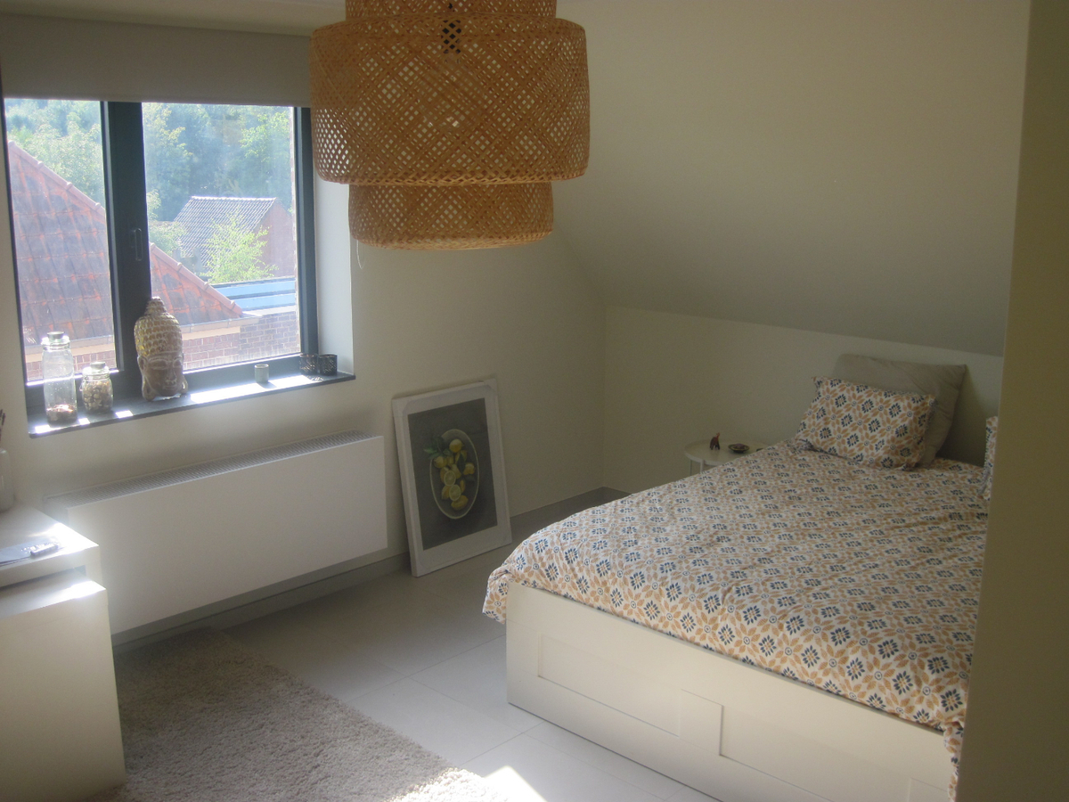 Nieuwe, ruime duplex!   GEEN VASTE KOSTEN !! 