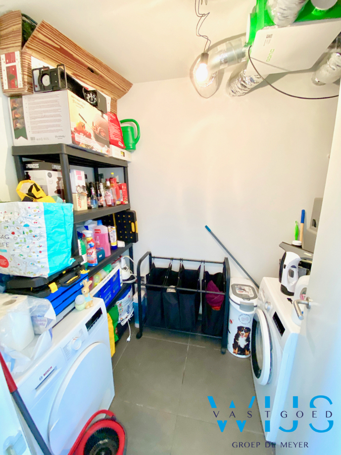 Instapklaar 2 slaapkamerappartement in hartje Wippelgem EVERGEM ! 