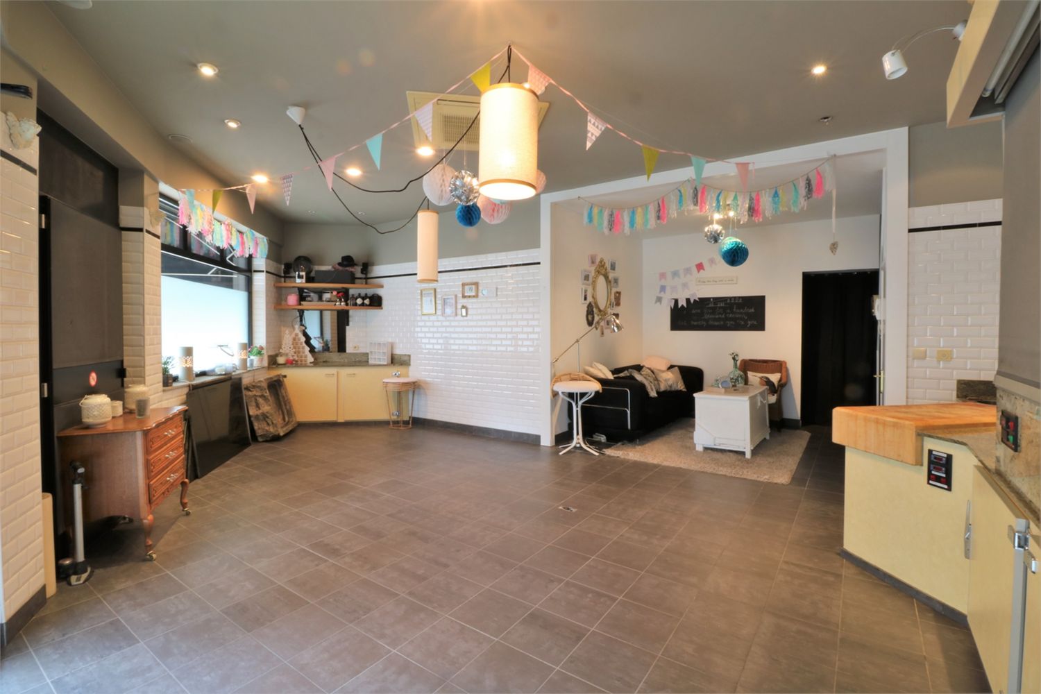 Prachtig handelspand met woonst in hartje Sint-Niklaas 