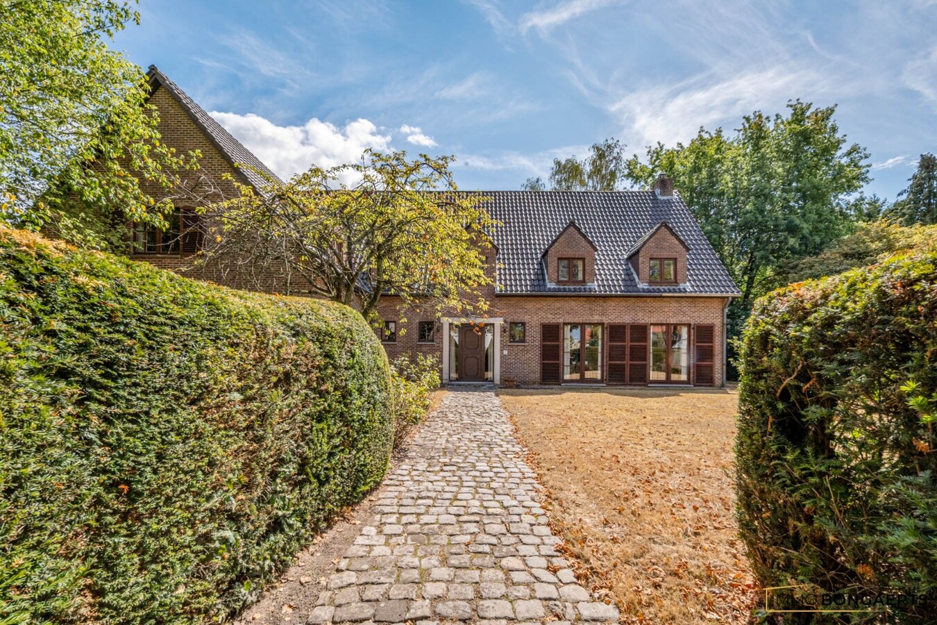 Prachtige villa met praktijkruimte en royale tuin in Houthalen-Oost 