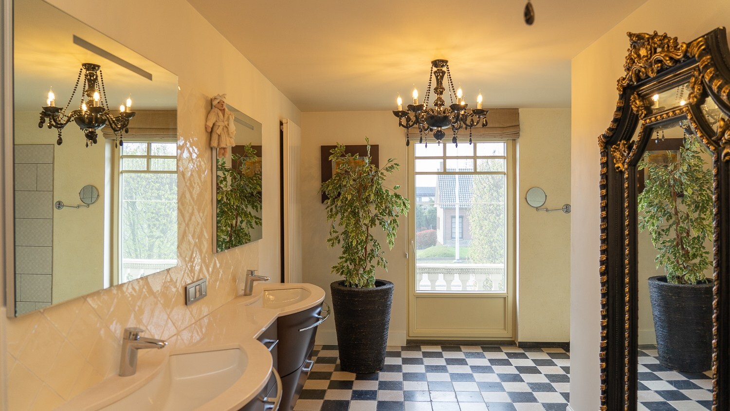 Handelscomplex / Praktijk / Showroom / Horeca / Wellnesskliniek / Villa/ ...op 4.367 m². 