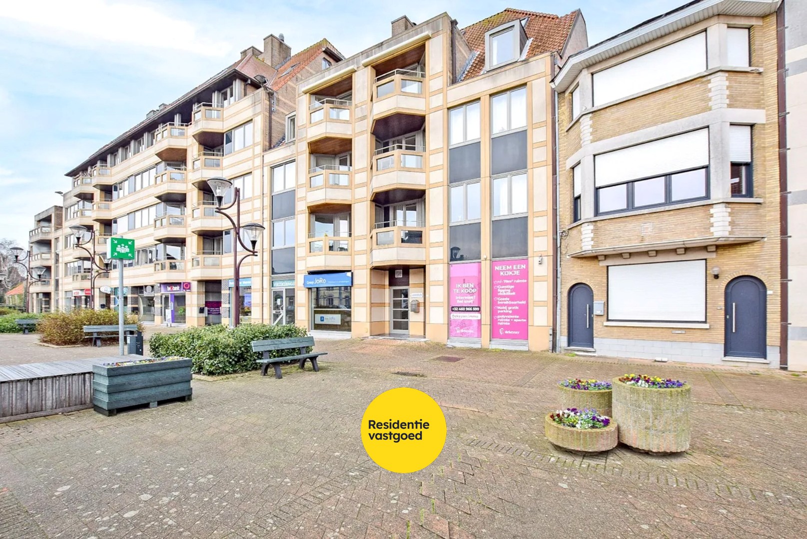 Instapklaar lichtrijk dakappartement in hartje Veurne (61m²) 