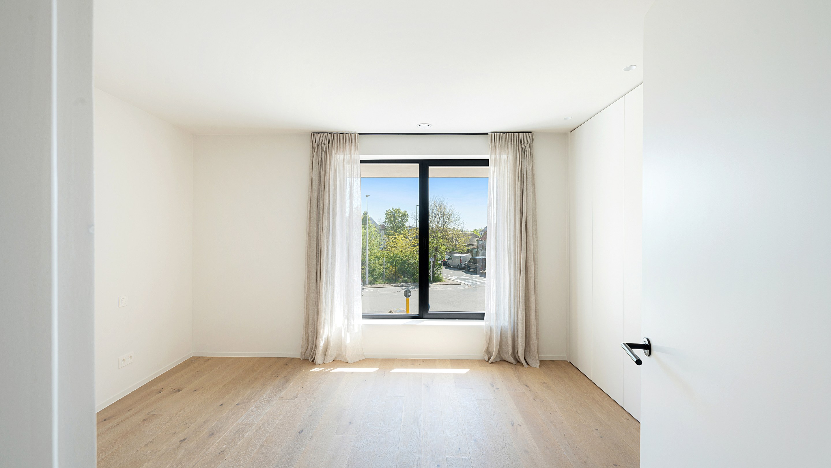 Prachtig afgewerkte nieuwbouwwoning met 4 slaapkamers gelegen in het oude Knokke. 