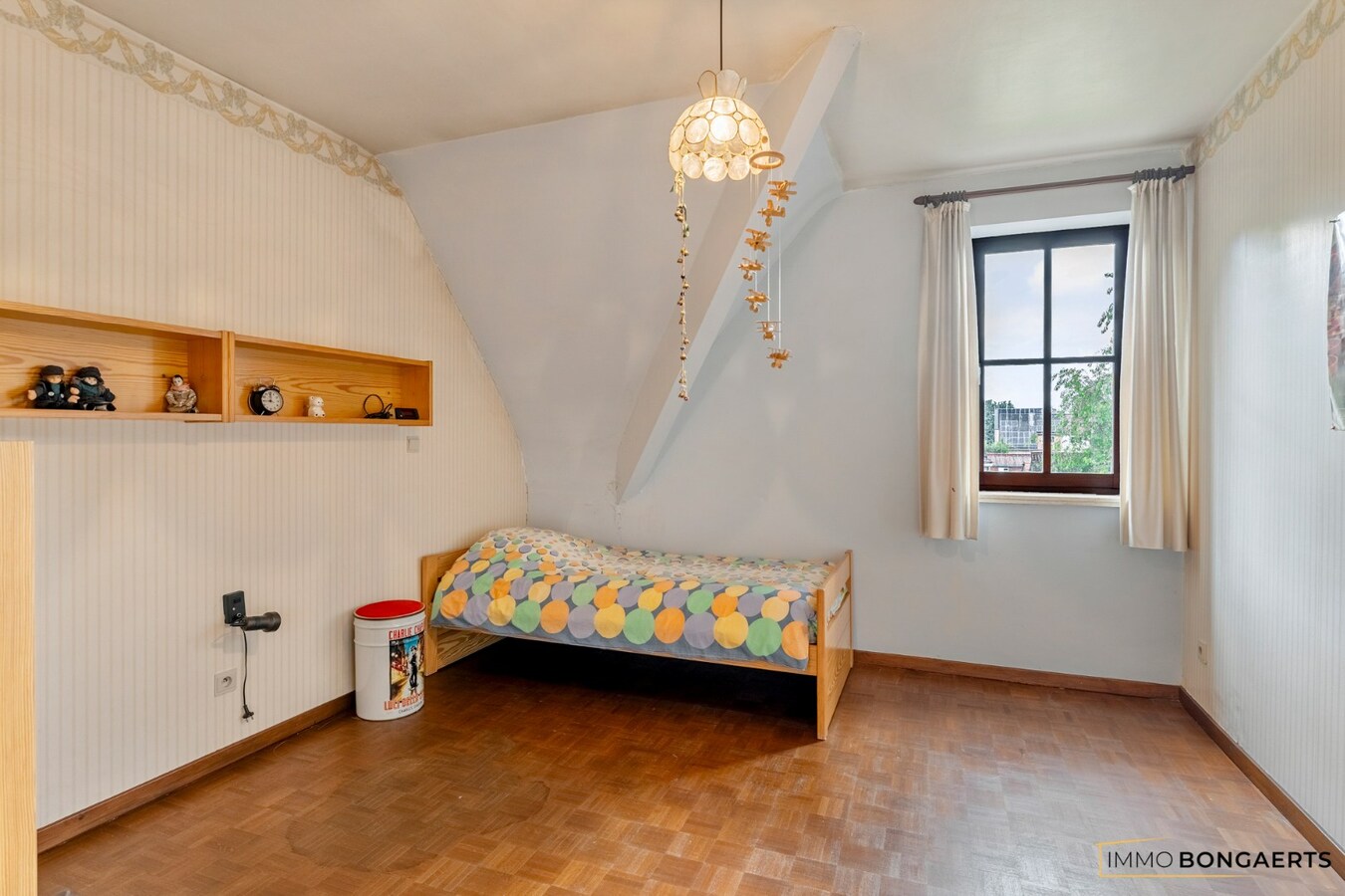 Prachtige villa met praktijkruimte en royale tuin in Houthalen-Oost 