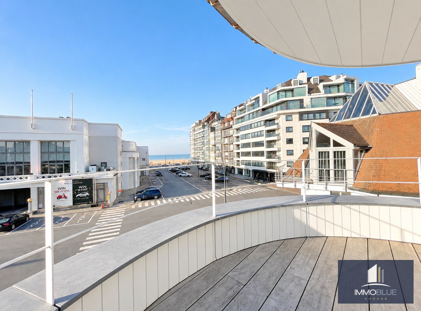 Offre exceptionnelle : Villa entièrement rénovée avec vue frontale sur la mer. 