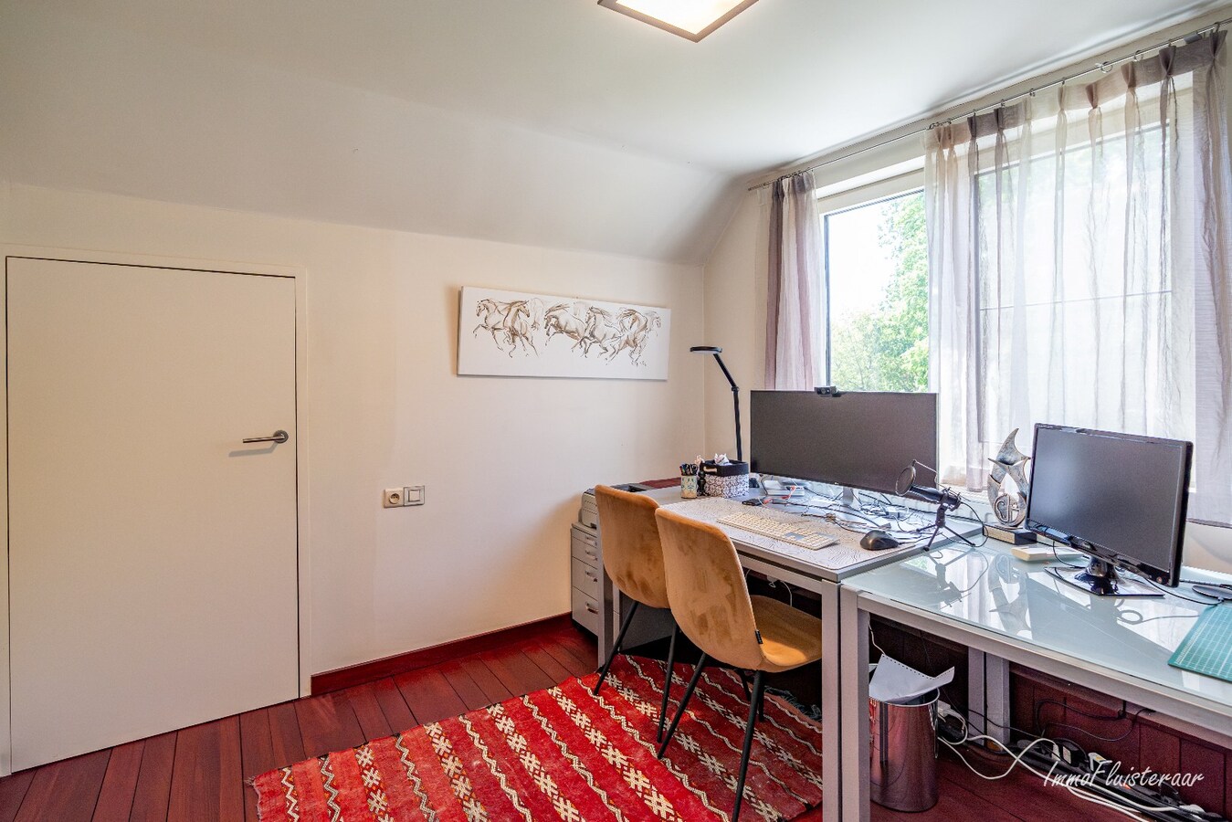 Charmante villa avec bâtiment d'écurie et prairie sur environ 6 700 m² à Hamme. 