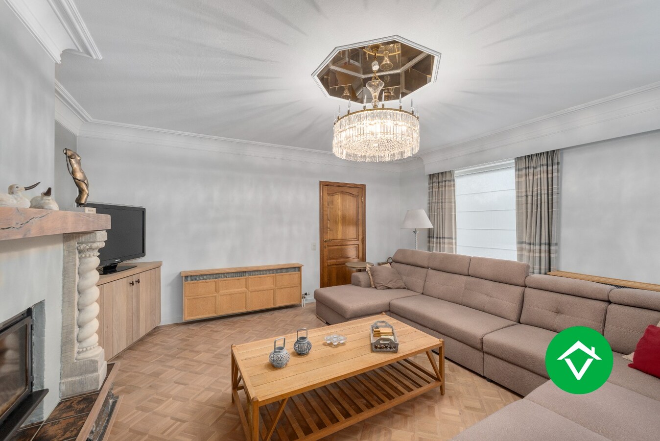 Rustig gelegen alleenstaande woning met bijgebouwen te Koekelare 