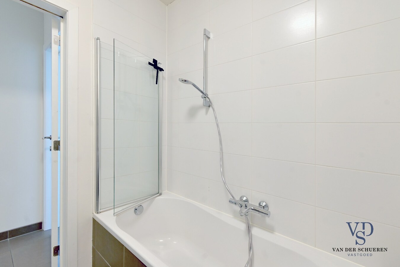 Modern appartement in hartje Dikkelvenne 