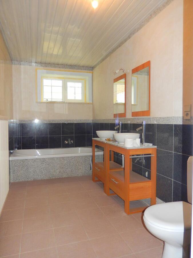 Vernieuwde en instapklare woning met 3 slaapkamers 