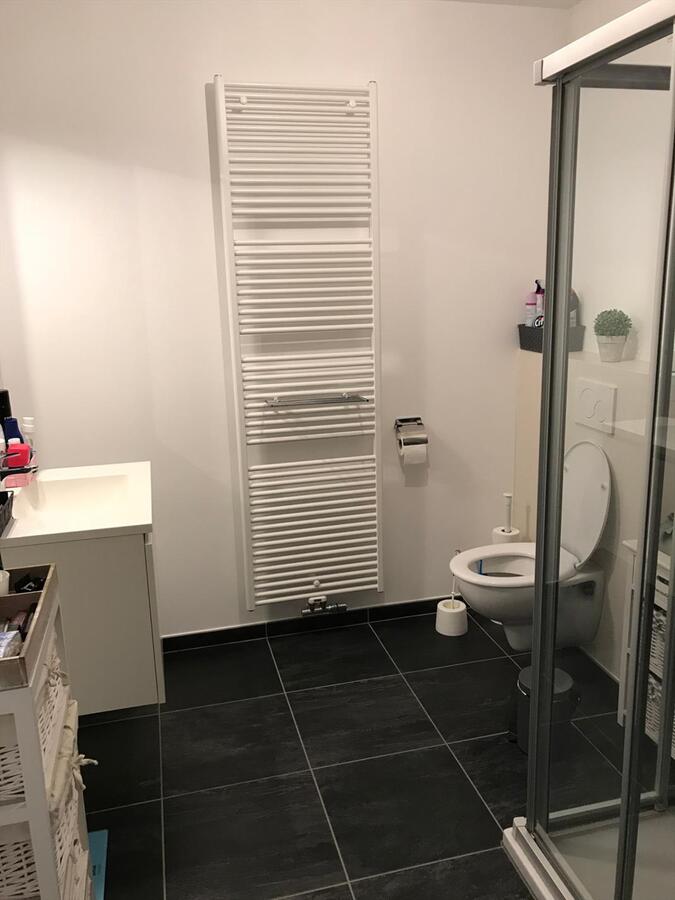 Ruim 2 slaapkamerappartement op de Markt in Houthulst 