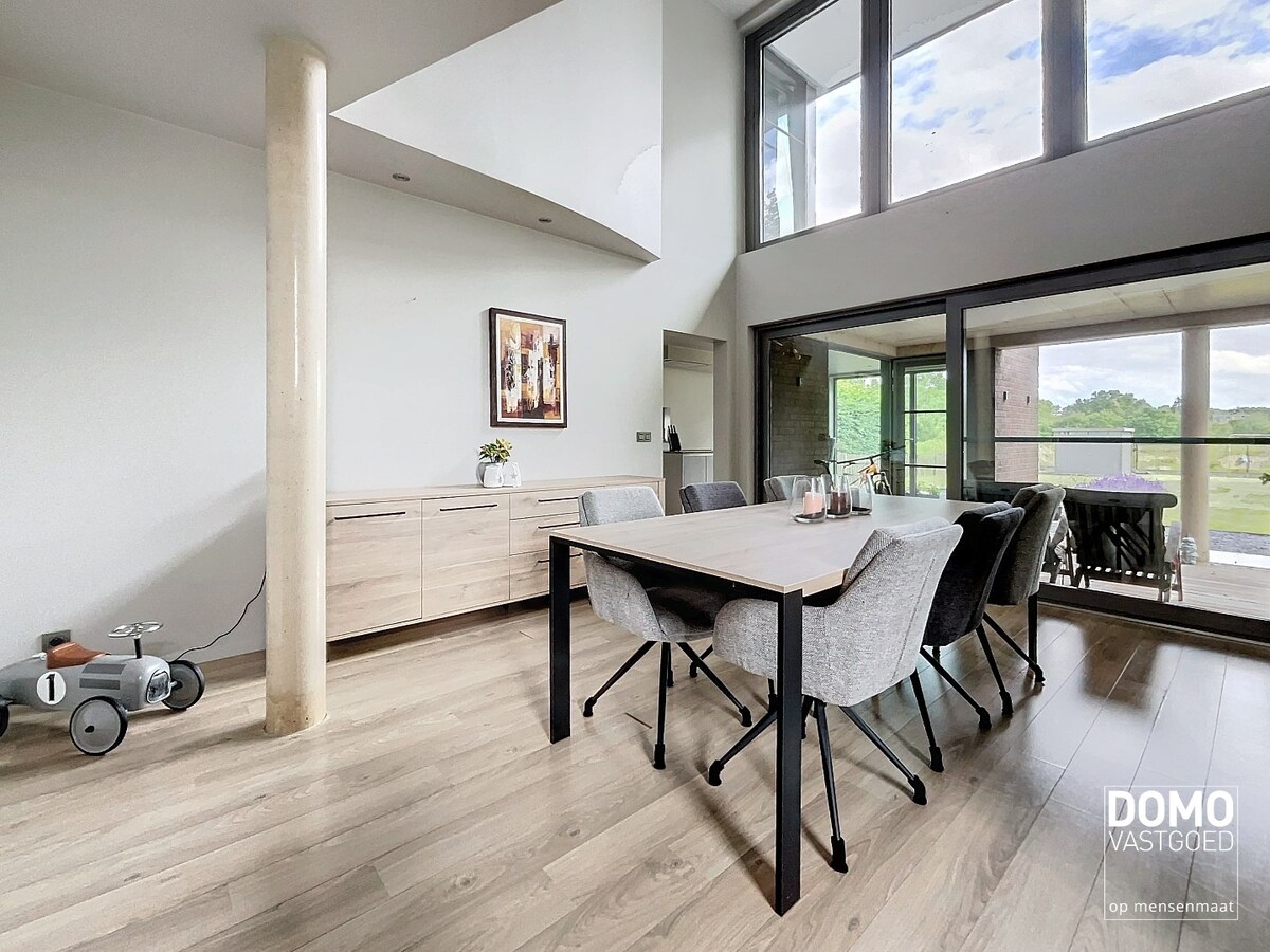 PRACHTIGE VILLA MET 3 SLAAPKAMERS, INPANDIGE GARAGE EN RUIME TUIN IN BOLDERBERG 