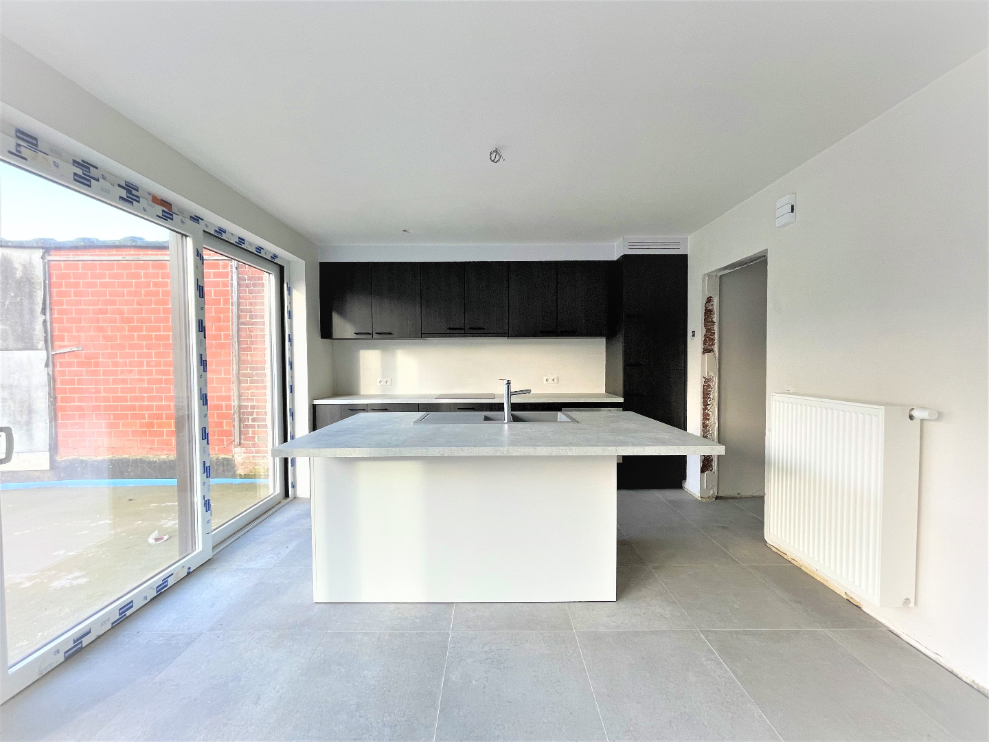 Nieuwbouwwoning met 3 slaapkamers en garage op 318m² 