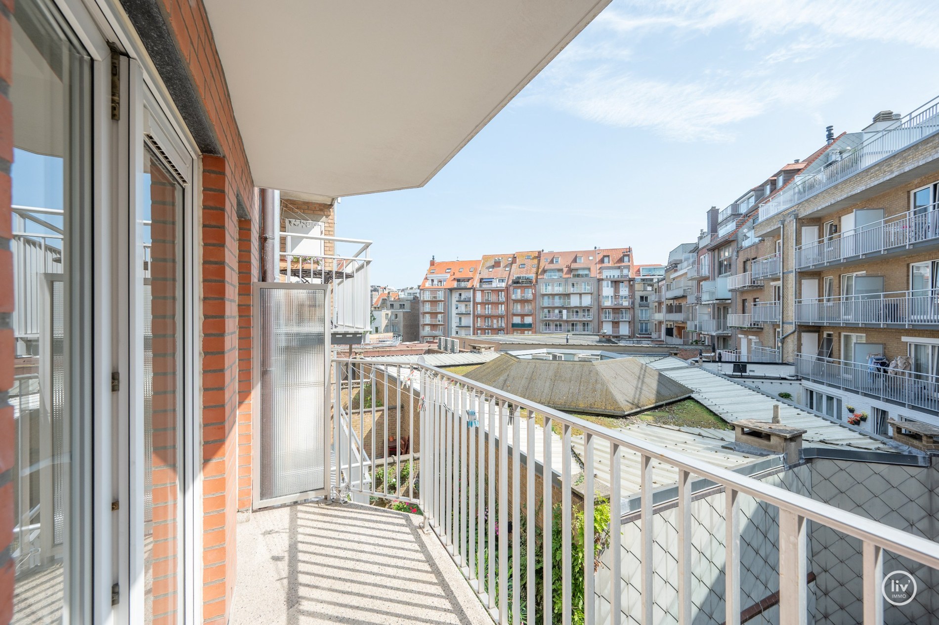 Agréable appartement de 2 chambres situé dans un emplacement de premier choix sur la Lippenslaan à Knokke. 