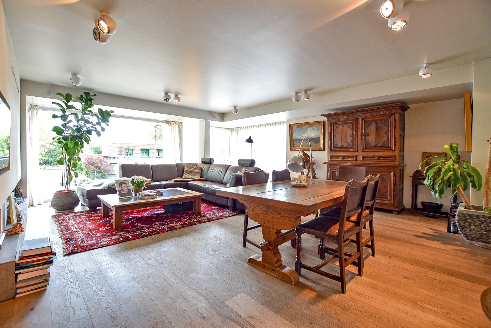 Goed gelegen polyvalent eigendom te Oostduinkerke op 749m². 