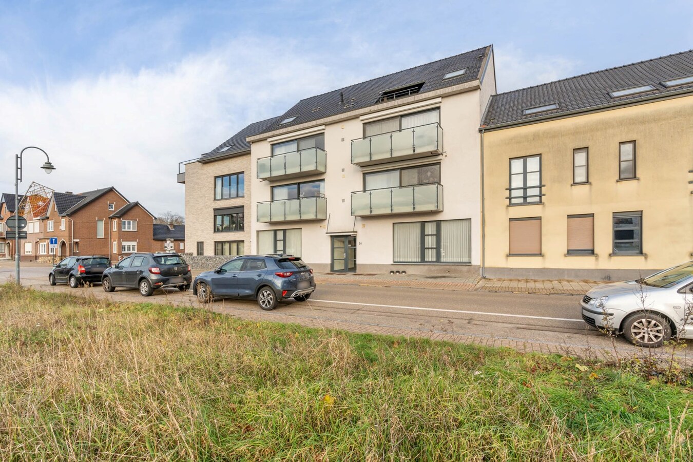 Comfortabel investeringsappartement met 2 slaapkamers en garage, in dorpskern 