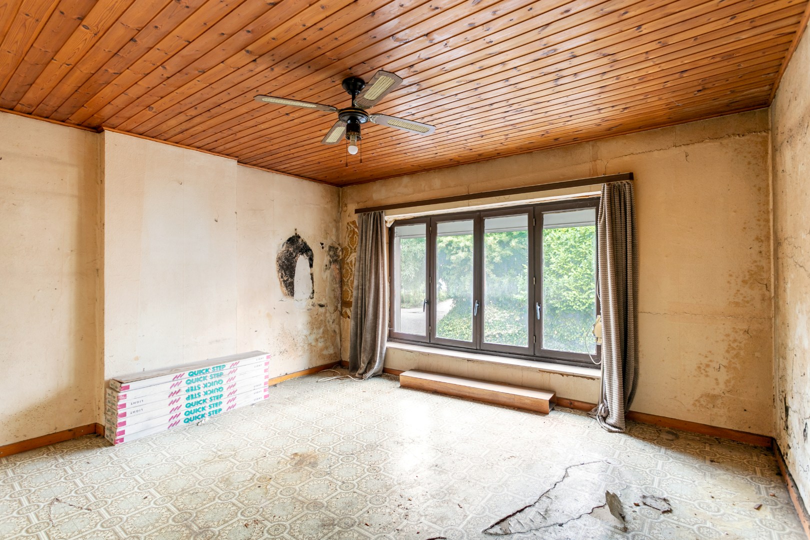 Te renoveren woning te Buizingen met veel potentieel op 1a35ca 