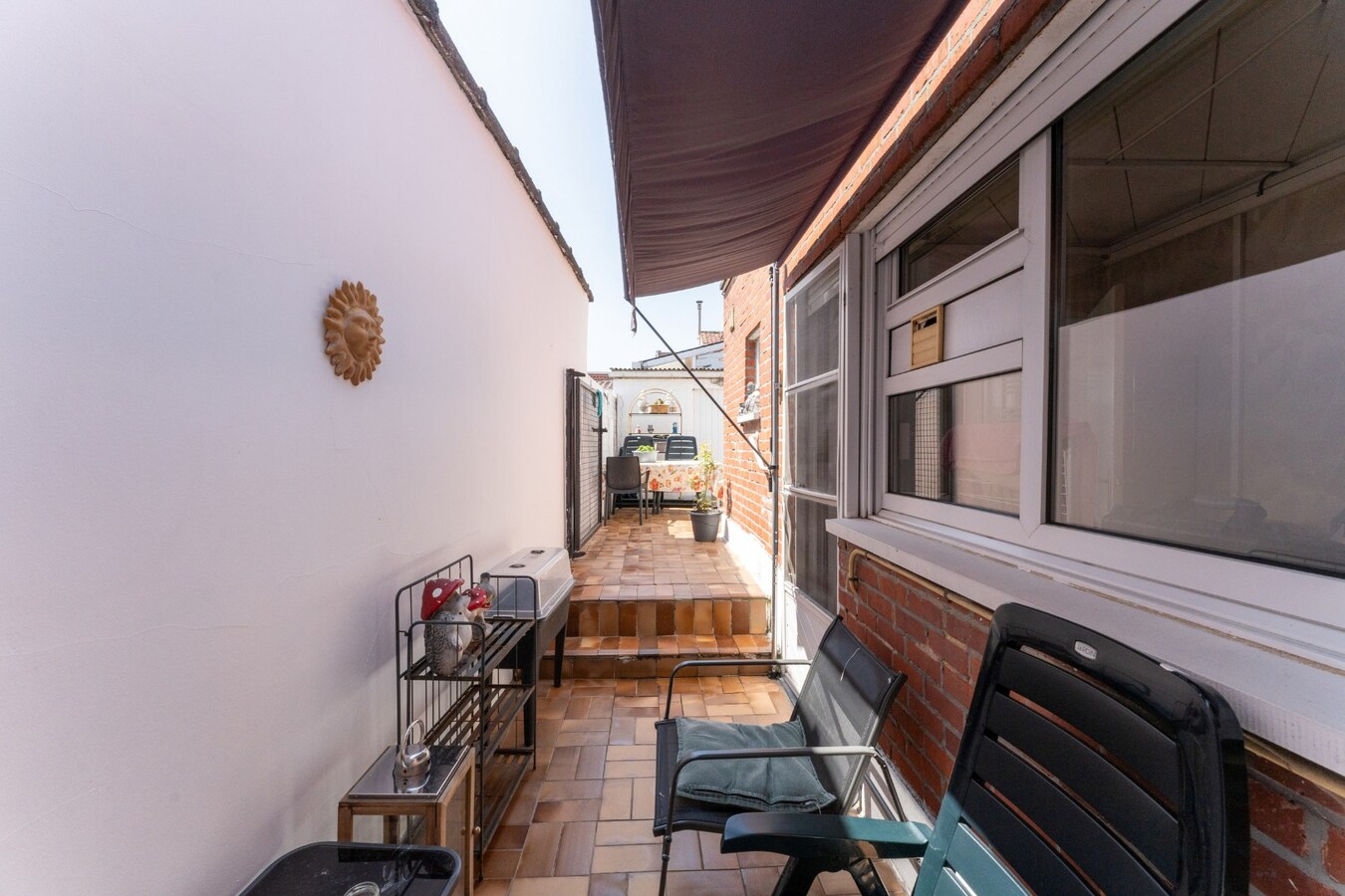 Centrale rijwoning met drie slaapkamers en terras in hartje Roeselare 