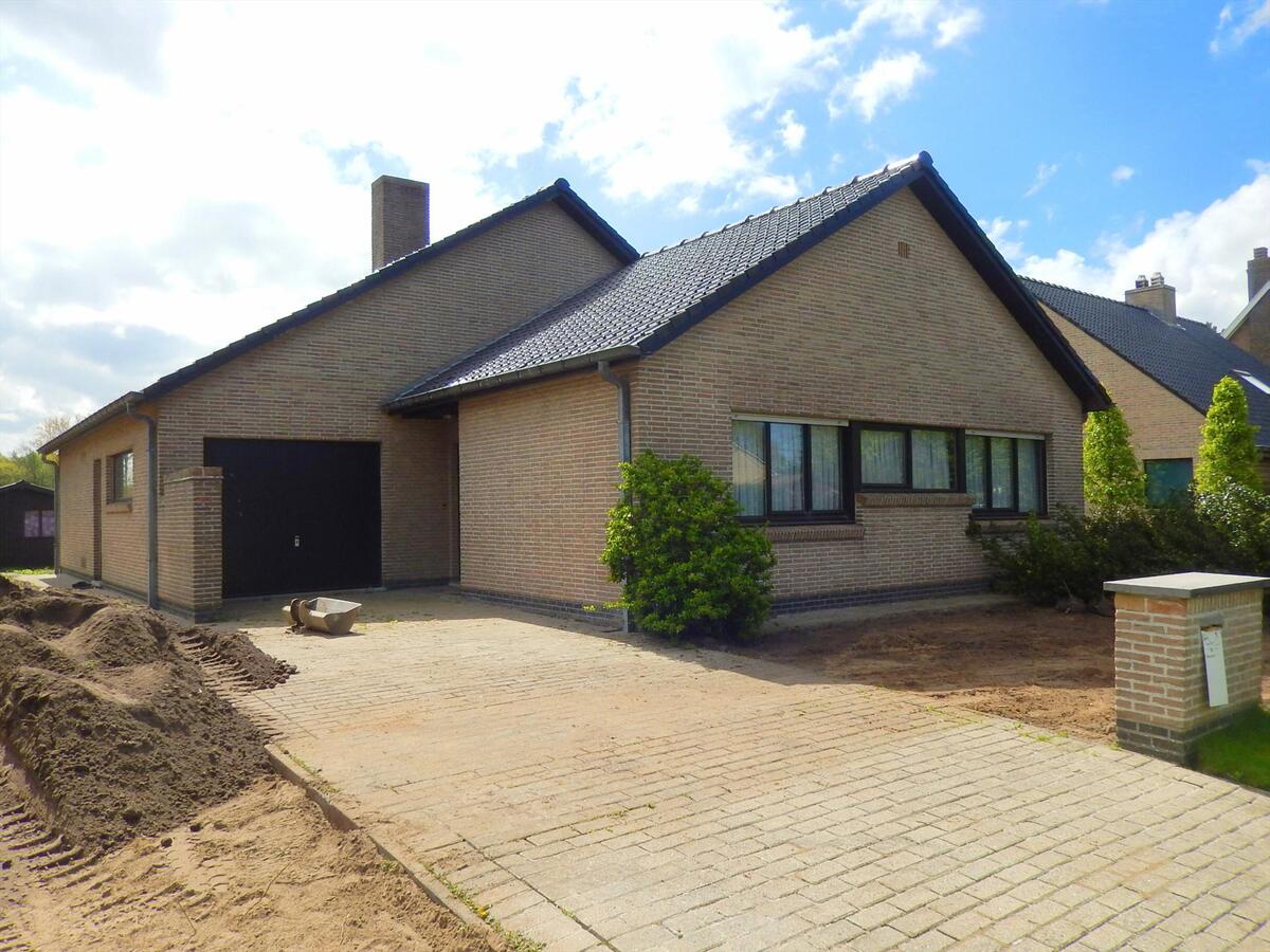 Ruime woning met zuidgerichte tuin 