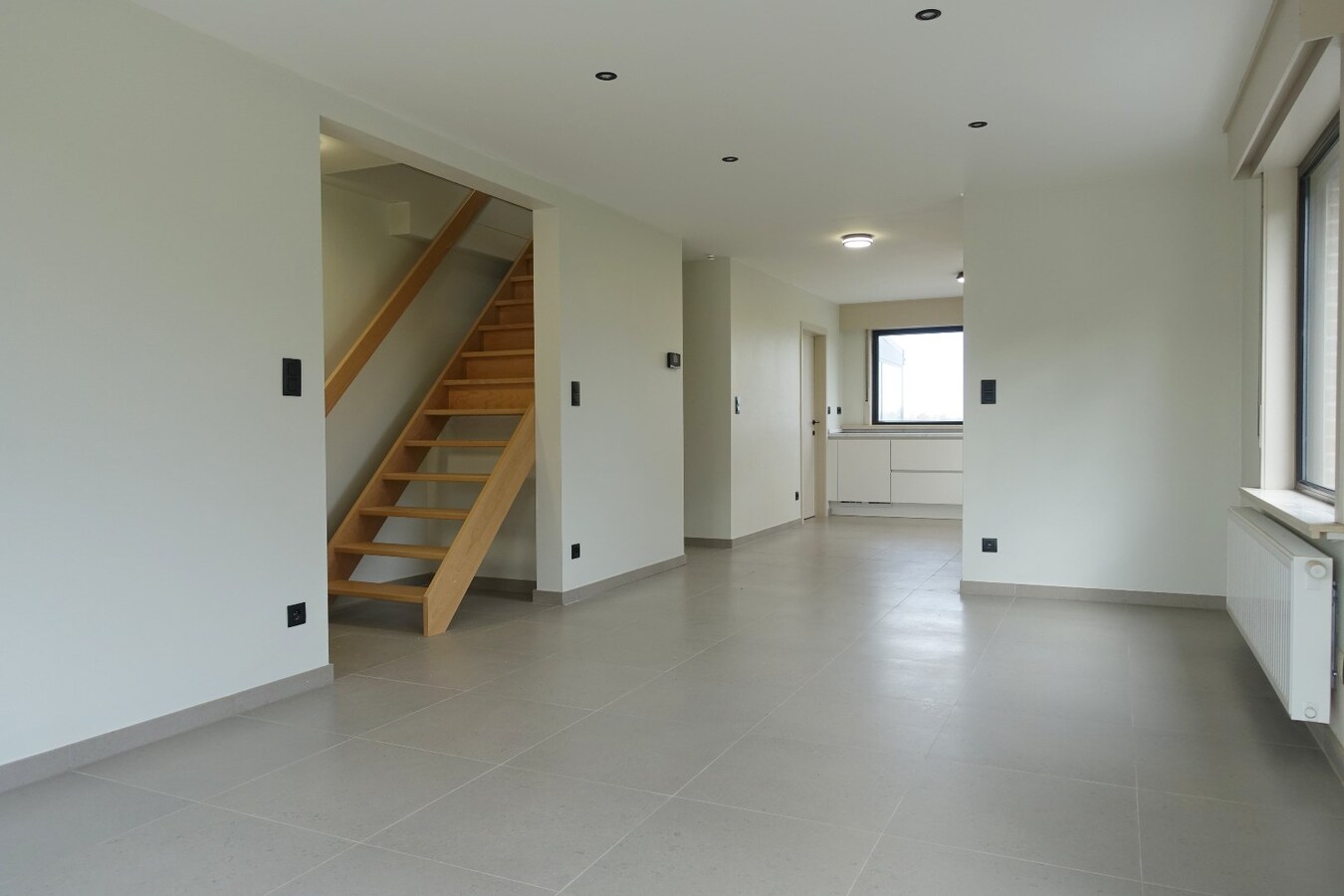 Landelijk gelegen woning met loods! 