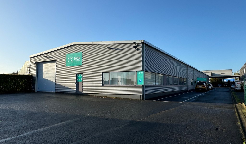 Magazijn met kantoren te huur in Merelbeke-Melle