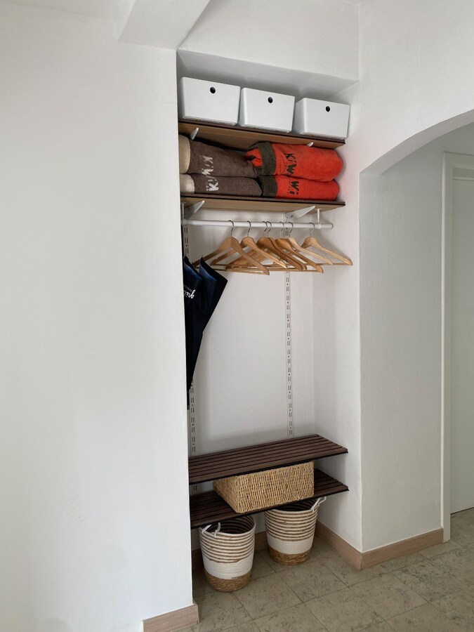 Lichtrijk 2-slaapkamerappartement met terras, garage en extra staanplaats in het centrum van Heist 