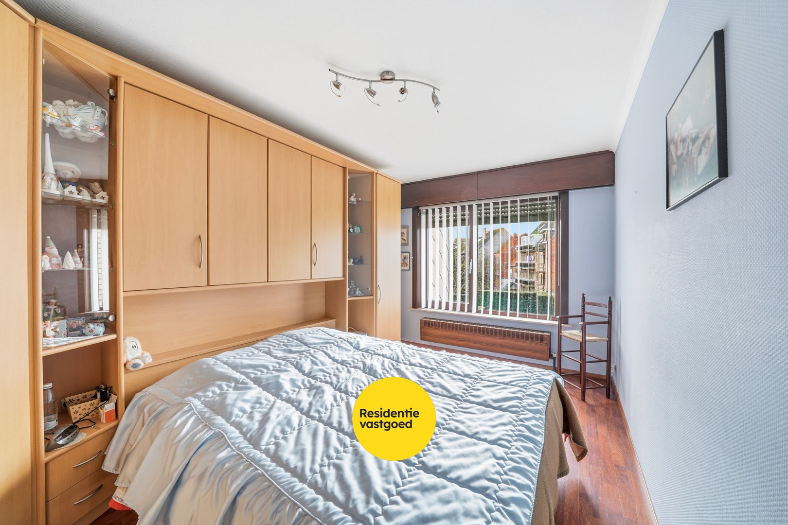 Ruime bel-etage met grote garage en 3 slaapkamers 