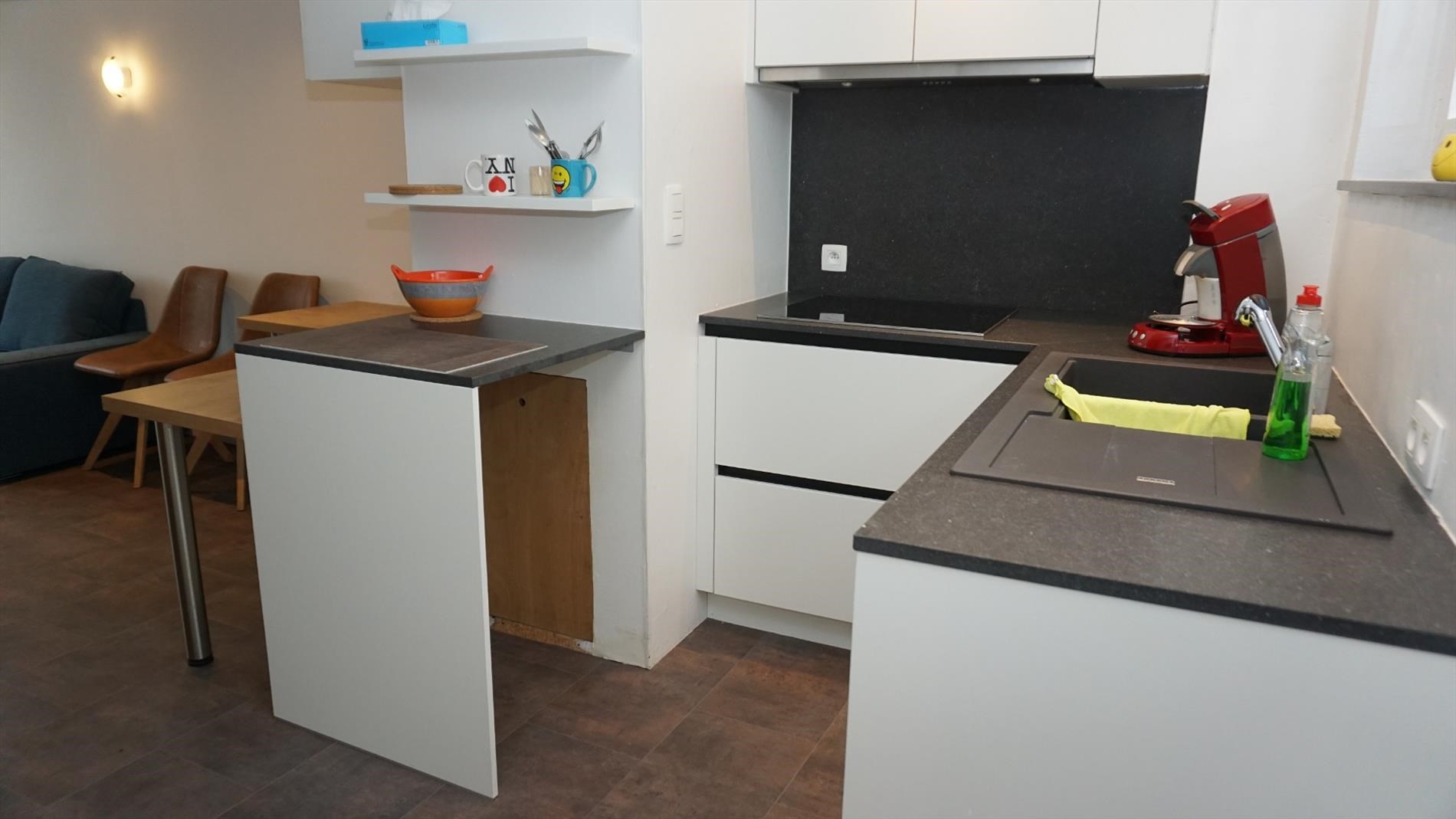 MODERN GEMEUBELD APPARTEMENT 1 SLPK. MET PRACHTIGE TERRASSEN 