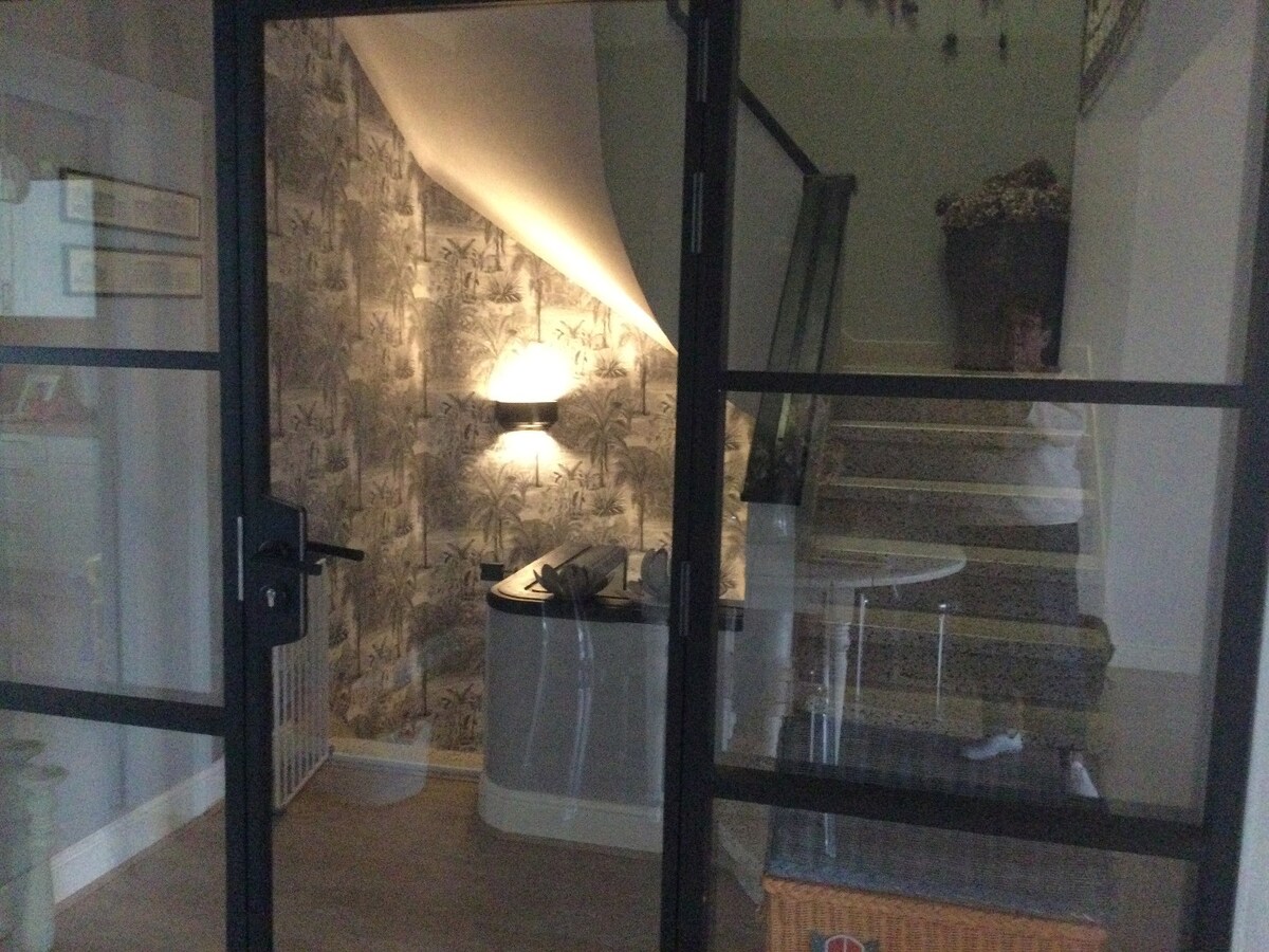 Belle maison bourgeoise avec jardin et garage 