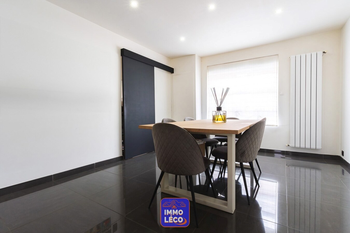 Maison moderne entièrement rénovée avec jardin, dans le village de Luingne ! 