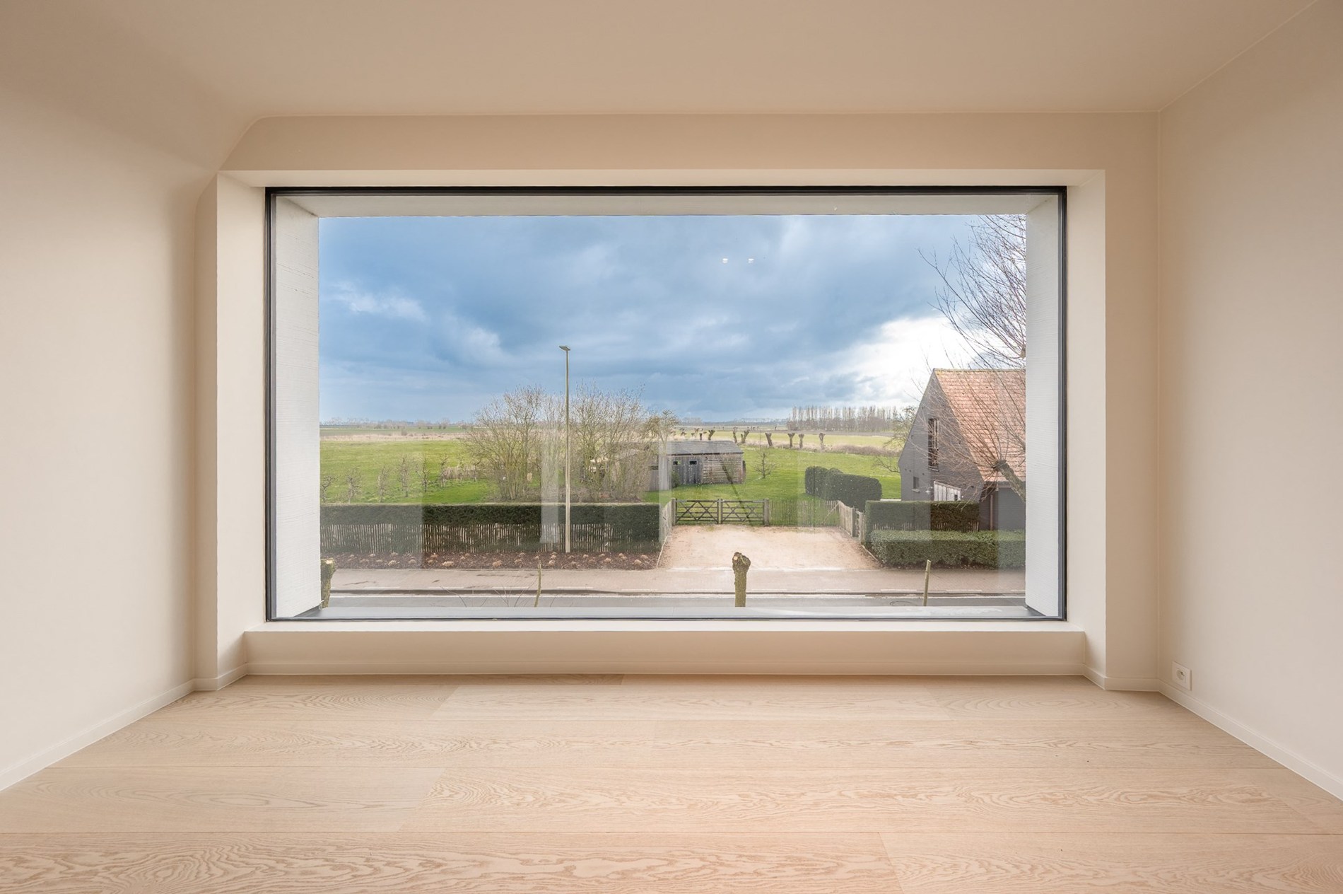 Luxueuze volledig afgewerkte nieuwbouwvilla gelegen aan de rand van het Zoute. 