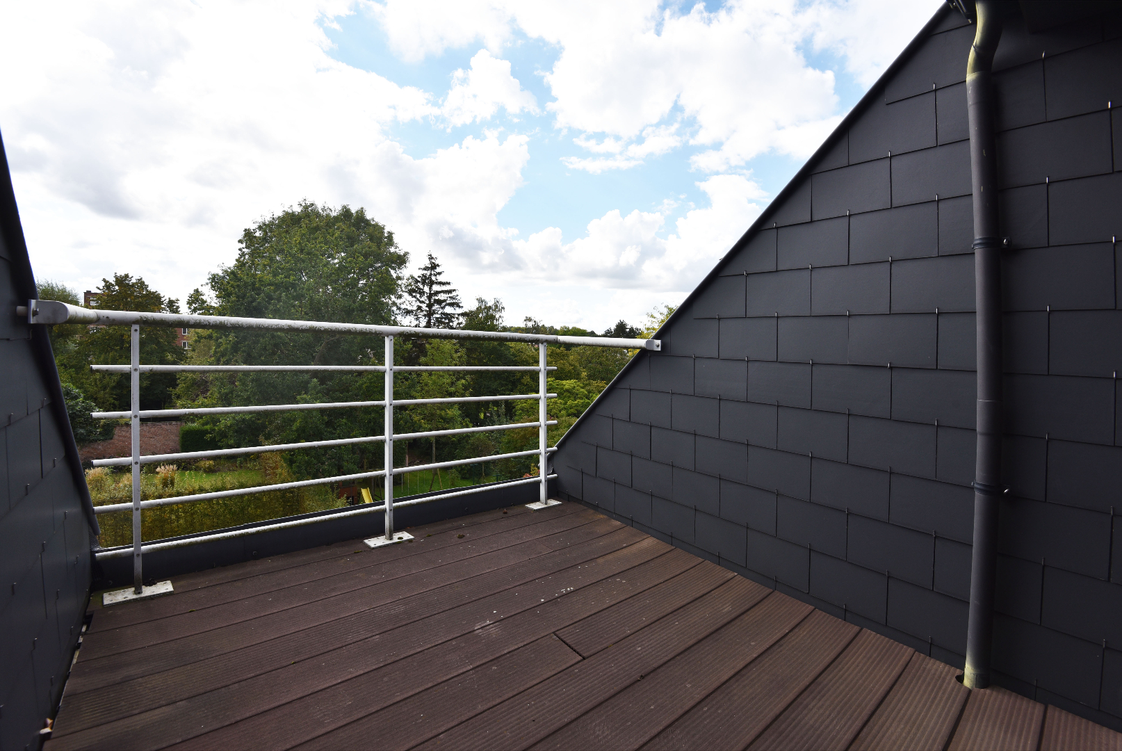 Duplex appartement op 96m² met 2 slaapkamers en terras te Gent 