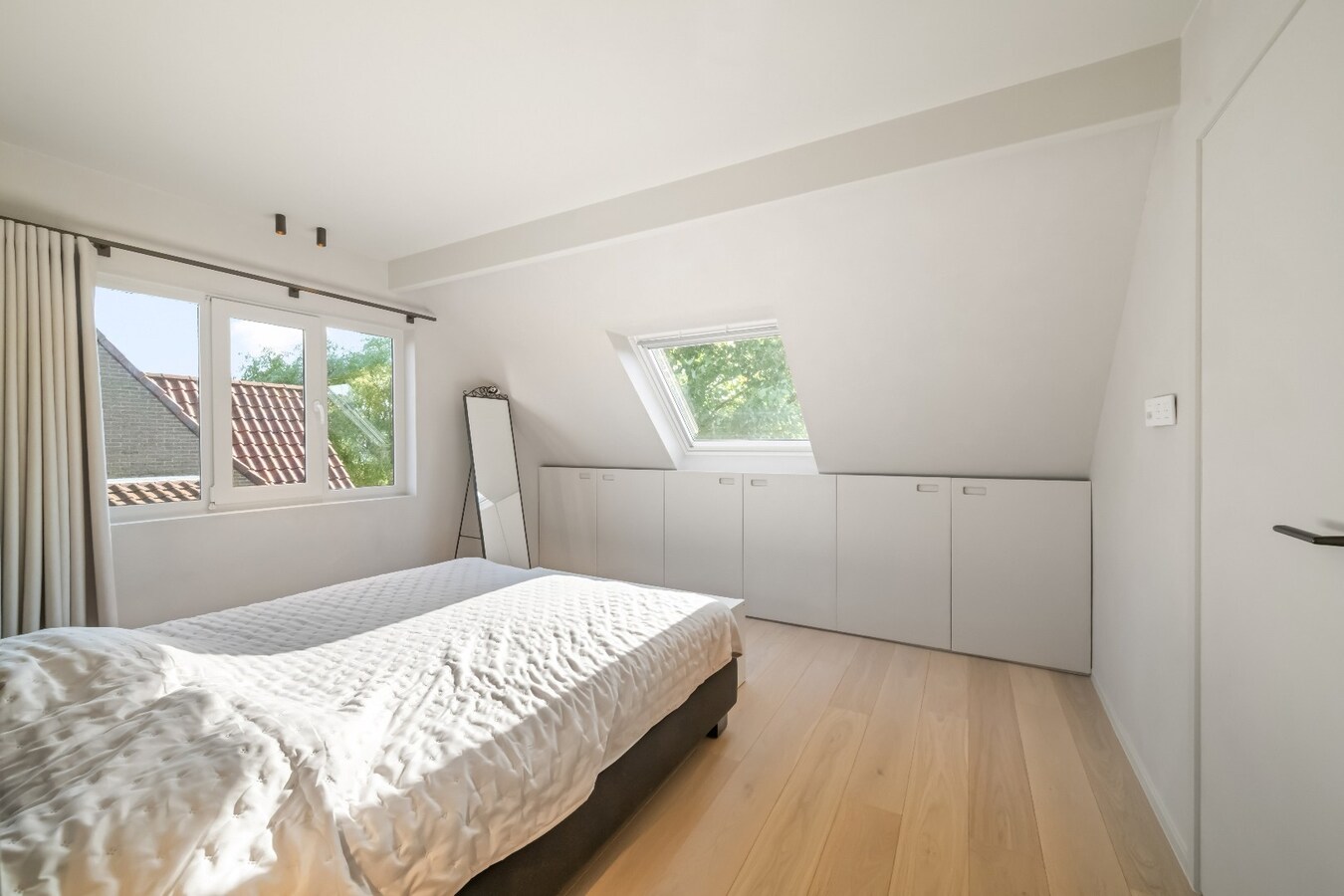 Exclusief gerenoveerde villa in een rustige doodlopende straat nabij het centrum van Knokke 