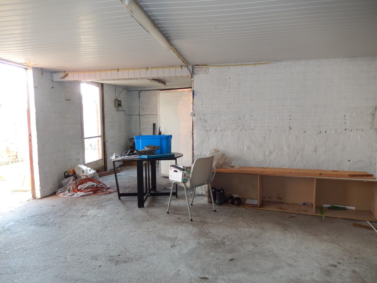 Handelspand/ kantoorruimte te Leffinge 