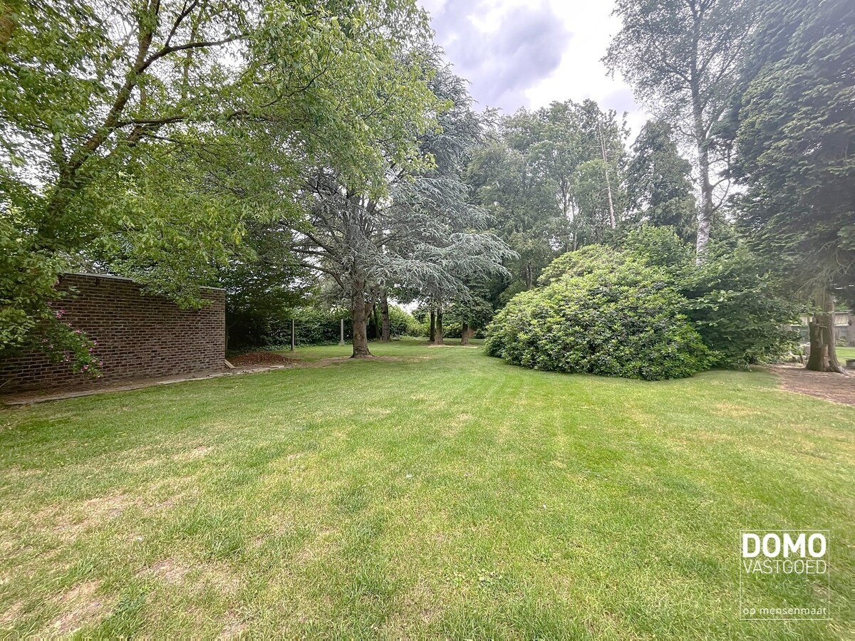 Open bebouwing met karakter, ruimte en tuin op topligging te Schulen 