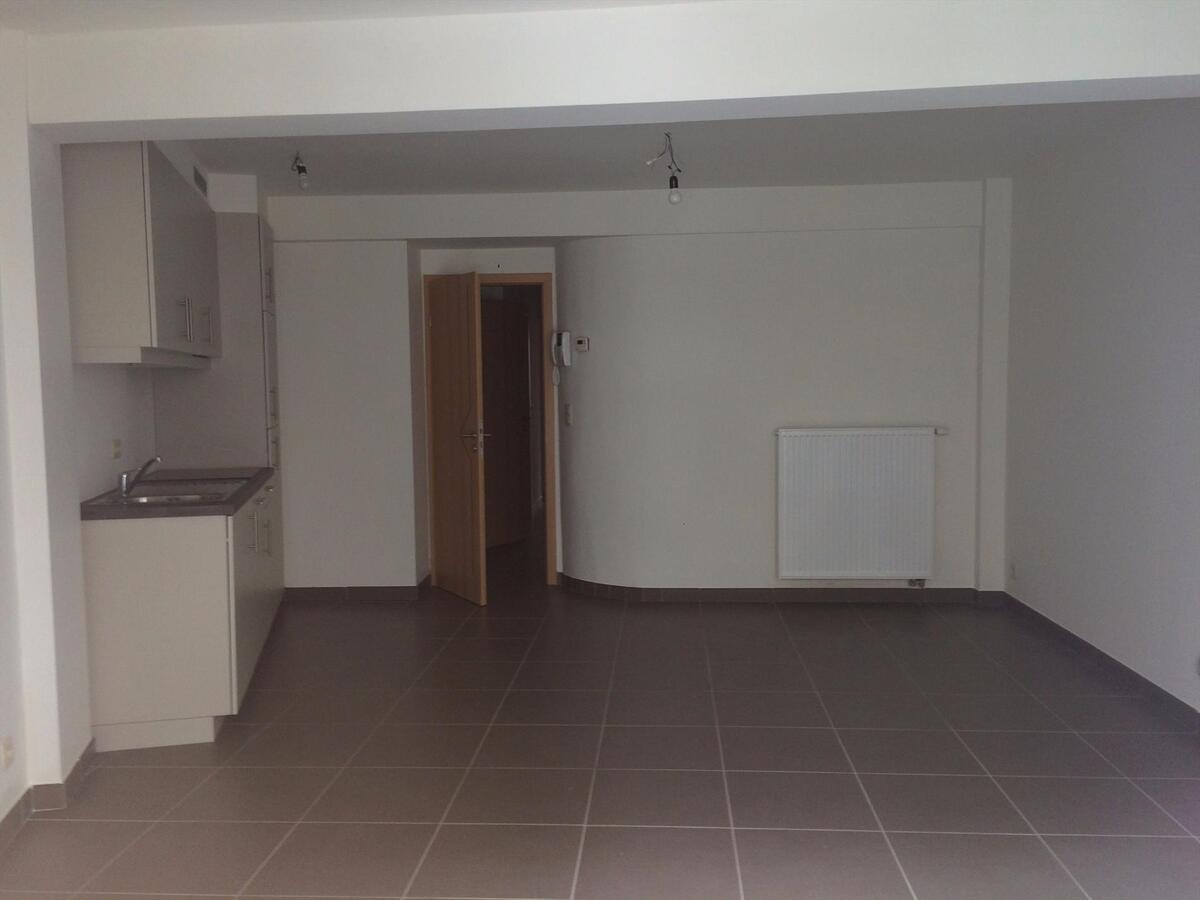 CENTRAAL GELEGEN  APPARTEMENT NABIJ JACHTHAVEN OOSTENDE 