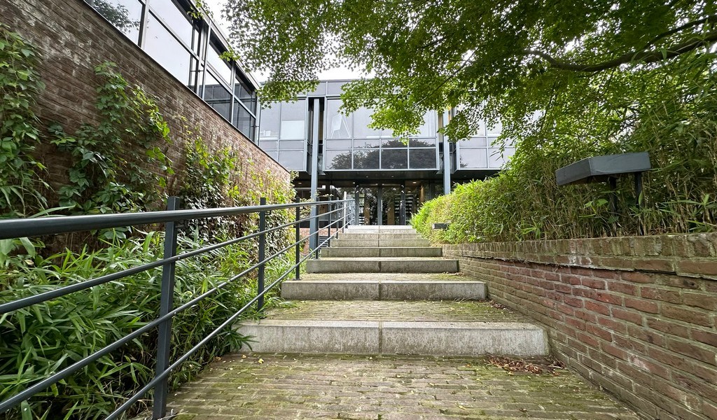 Instapklare kantoren te huur aan afrit E40 in Drongen