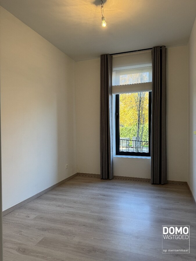 MODERN APPARTEMENT MET 2 SLAAPKAMERS IN HET CENTRUM VAN BOEKT 