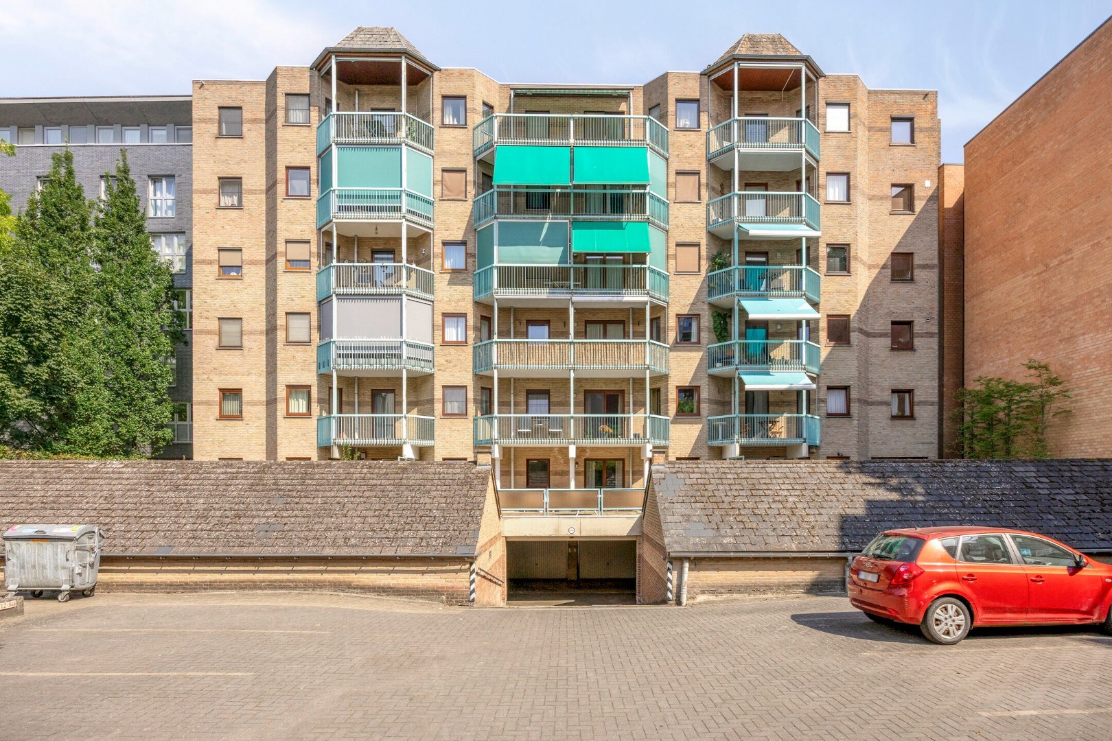 Gelijkvloers appartement met een terras van 50m²,  3 slaapkamers en staanplaats in het centrum van Leuven! - bewoonbare opp. 147m² 