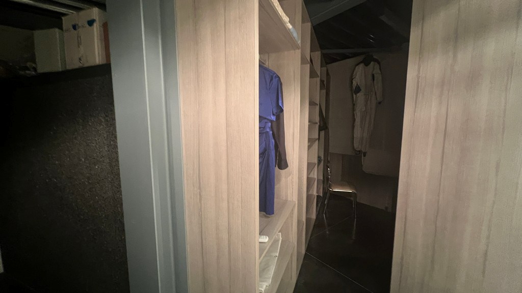 Bedrijfspand met appartement te koop nabij N47 in Lebbeke