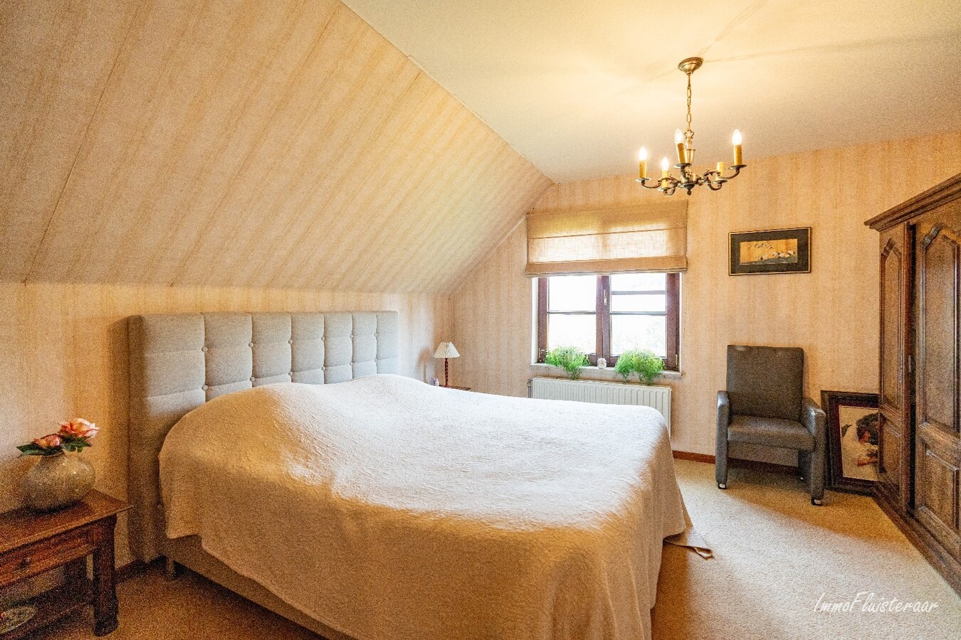 Prachtige villa met een ruim stalgebouw op ca. 2,2 ha te Dilsen-Stokkem 