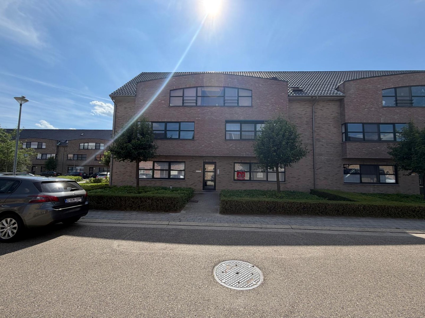 Zeer net gelijkvloers appartement met 2 slpk. nabij centrum van Geel 