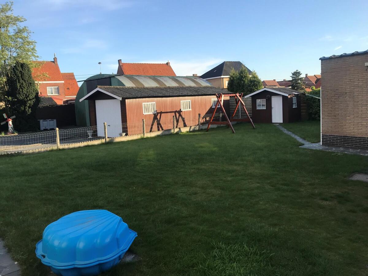 Ruime alleenstaande woning met tuin en garage 