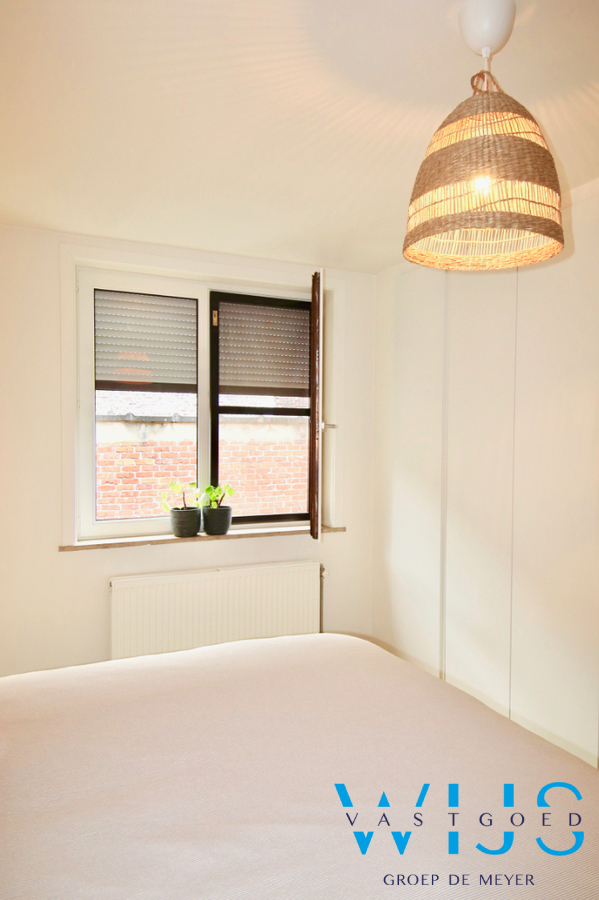 Toffe instapklare woning in hartje Eeklo ! 