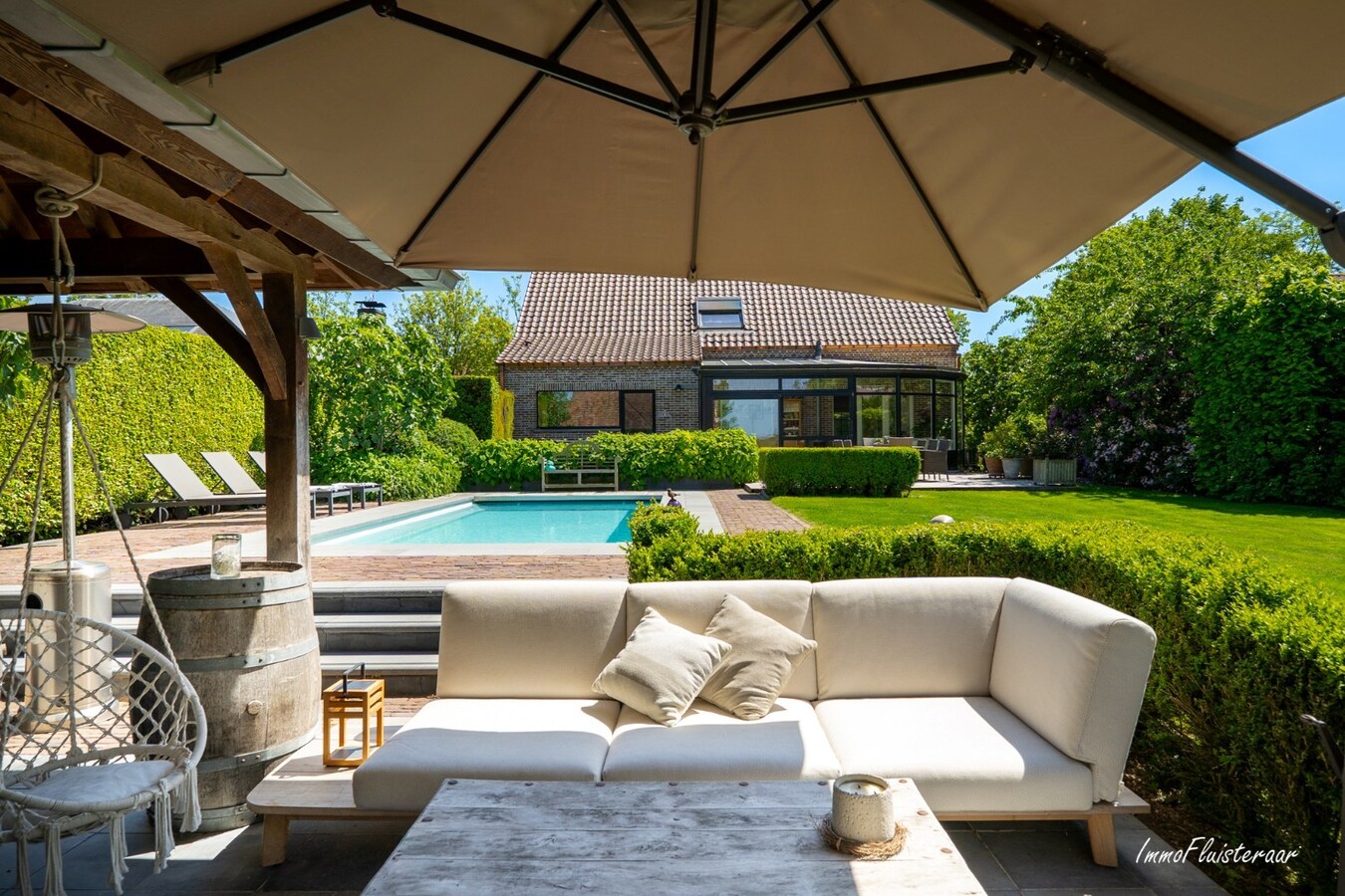 Prachtige villa met zwembad en luxueus poolhouse met optioneel bij te kopen weiland van ca. 21.856 m2 te Hove 
