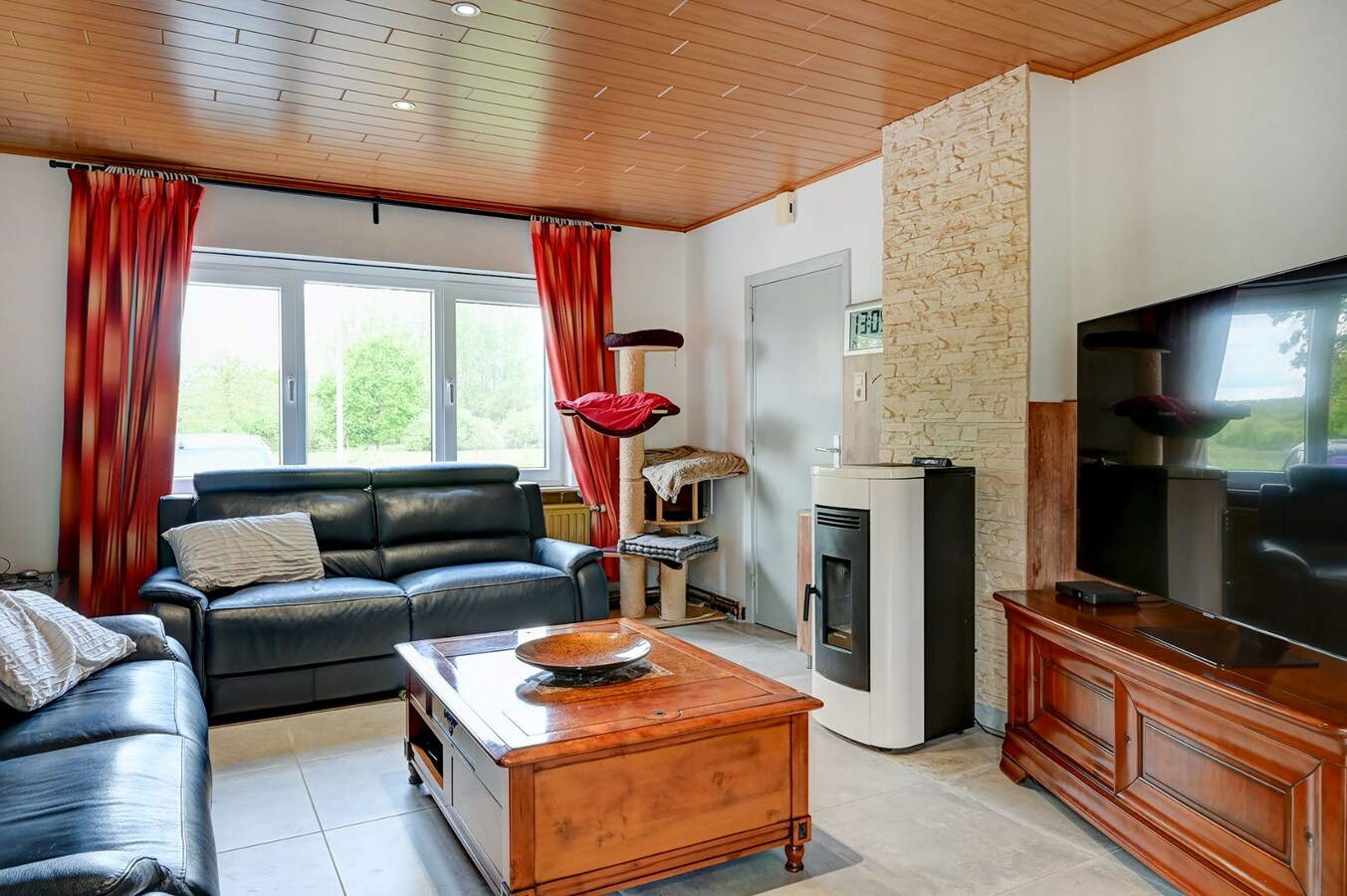 Zeer rustig gelegen gelijkvloerse woning met drie slaapkamers 